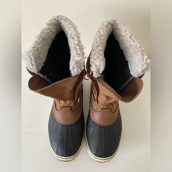 Sorel Waterproof snow boot used 1 season. USA size 10 - Picture 2 of 10